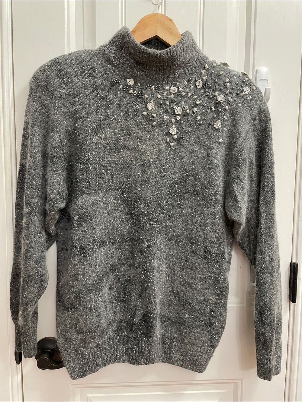 Vintage Laura Daniel’s Silk Angora Blend Embellished Gray Sweater Size Small